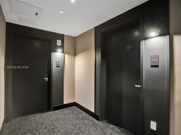 121 NE 5th St #401B, Miami, FL 33132