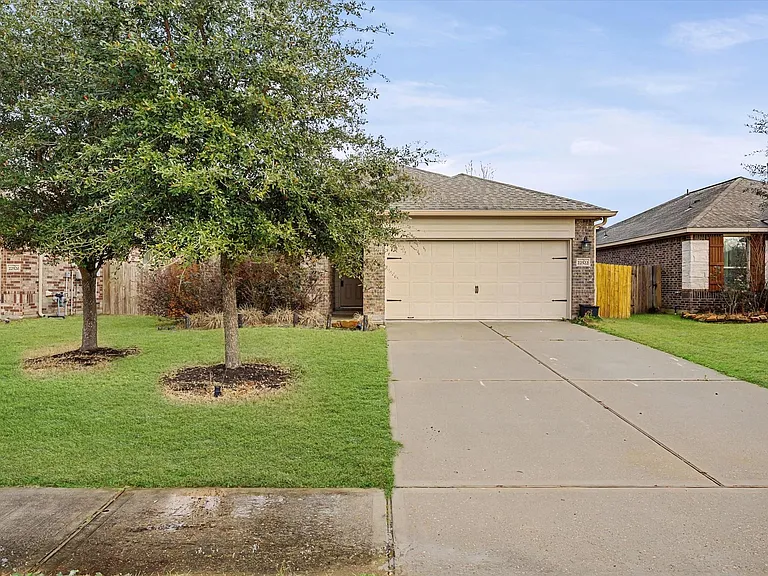 22522 Rustic Valley Ct — Photo 2