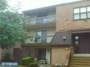 58204 Delaire Landing Rd, Philadelphia, PA 19114