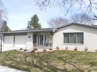545 S 34th St, Manitowoc, WI 54220