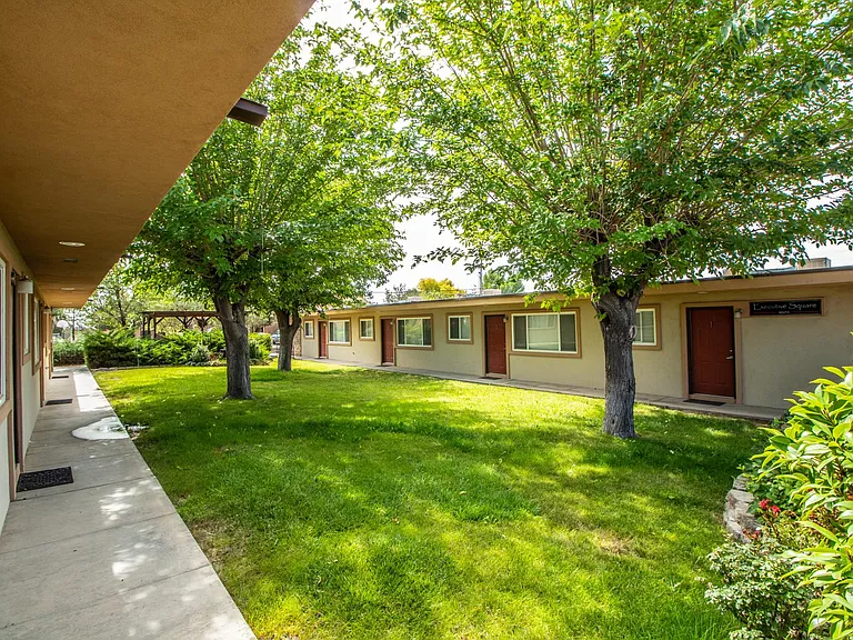 2704 N Dustin Ave — Photo 5