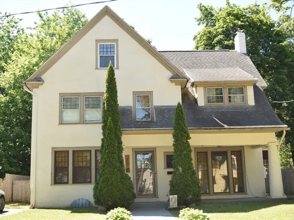 33 Stratford Ter, Springfield, MA 01108