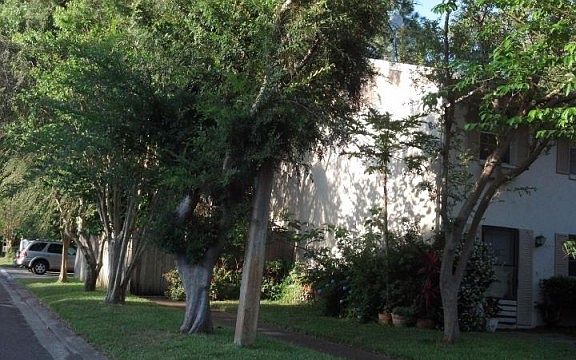 3rd image of 11718 Wesson Cir W