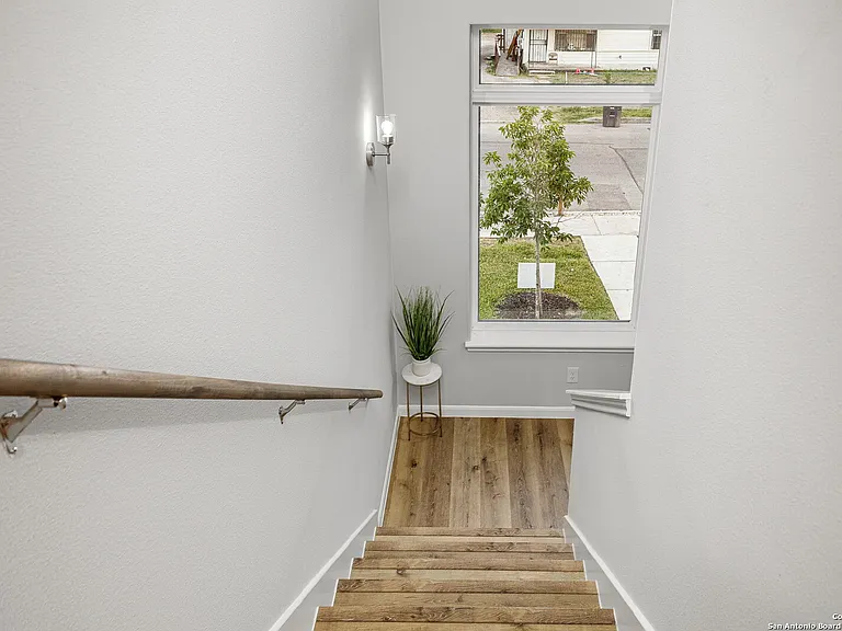 505 Linden Ave — Photo 23