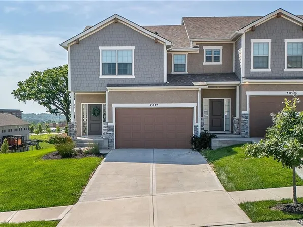 7321 Aaron St #23-D, Parkville, MO 64152
