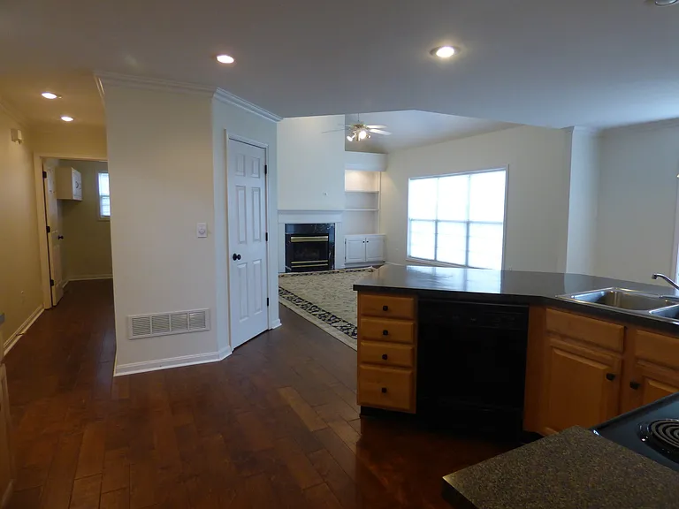 2205 Barrington Ln — Photo 8