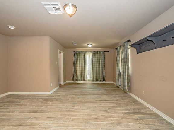 5th image of 5601 Rockland Dr