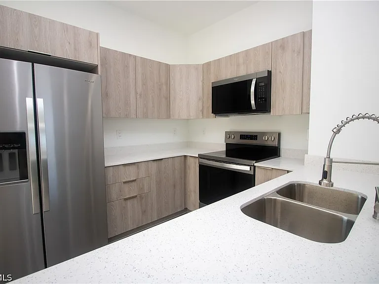 9004 W Justice Cir — Photo 14