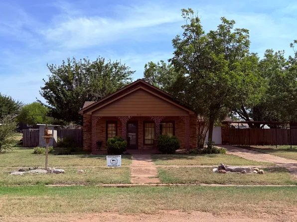 806 Childress Ave, Turkey, TX 79261