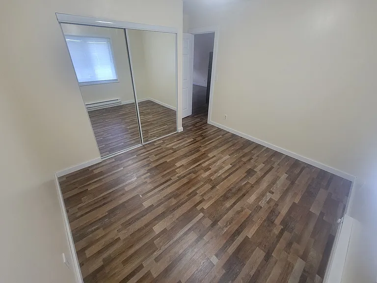 425 10th St N #6 — Photo 6