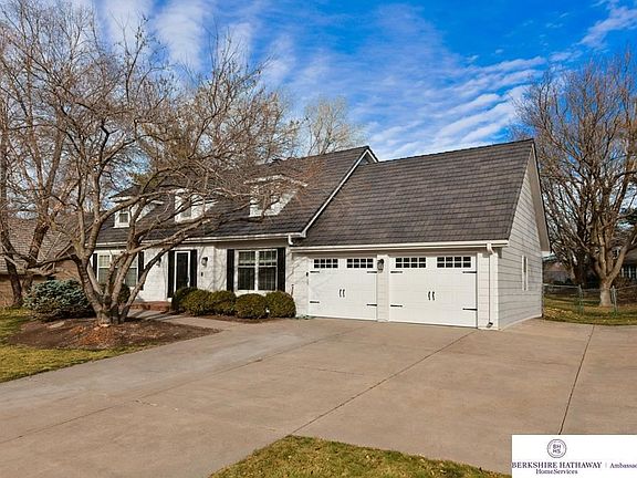 2nd image of 9945 Essex Dr