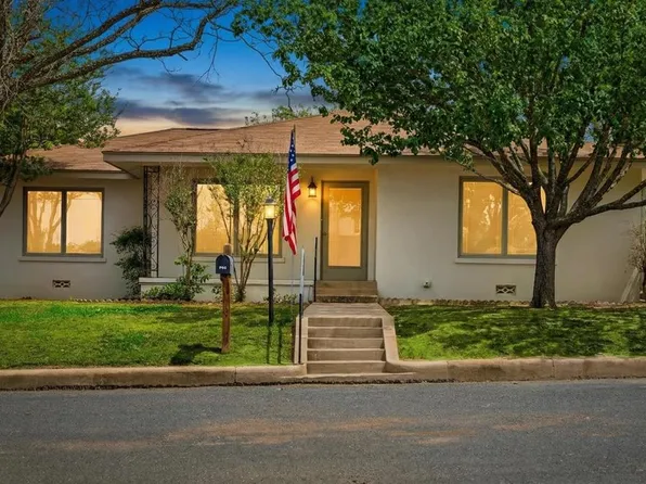 803 Poplar St, Fredericksburg, TX 78624