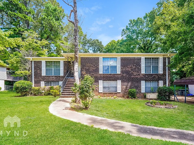1712 Sam Dr — Photo 1