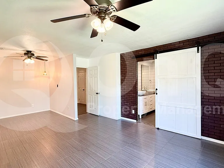 5702 W Royal Palm Rd — Photo 10