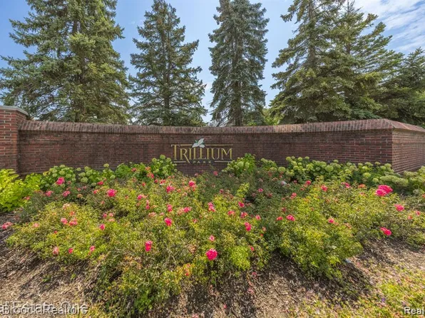 3101 Cameron Cir, Commerce Twp, MI 48390
