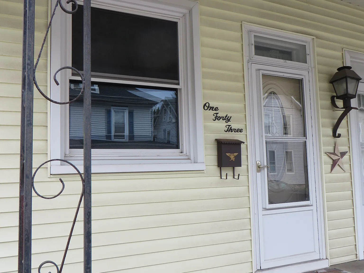 2 bed, 1.5 bath, 1400 sqft, $1,700 — Photo 3
