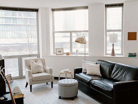 3rd image of 222 N Columbus Dr APT 310