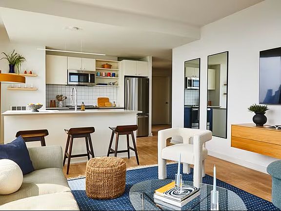 2nd image of 524 Summit Ave #4640