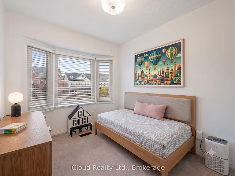110 Glenashton Dr — Photo 11