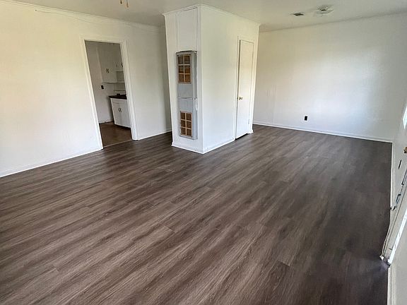 2nd image of 403 Linda St