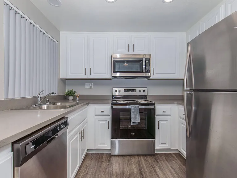 Club Pacifica Apartment Homes — Photo 50