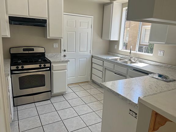 3rd image of 9442 Sylmar Ave Unit 2