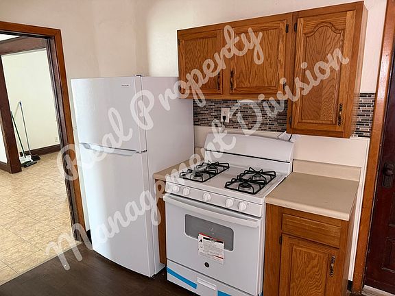 3rd image of 1407 E Reservoir St