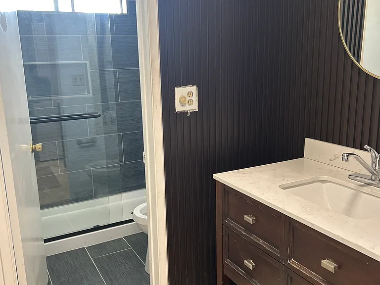 967 S Barrington Ave #4 — Photo 2