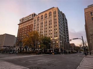 118 King St E #916, Hamilton, ON