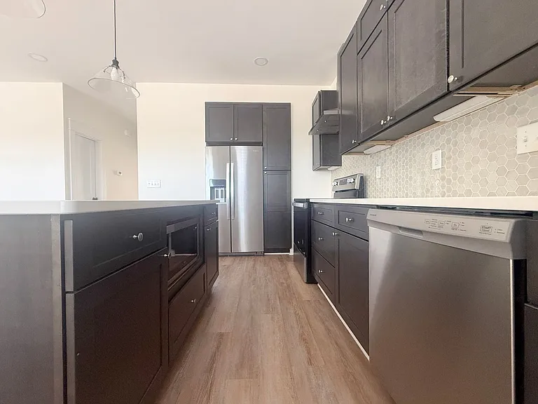 1389 Meridian St — Photo 11