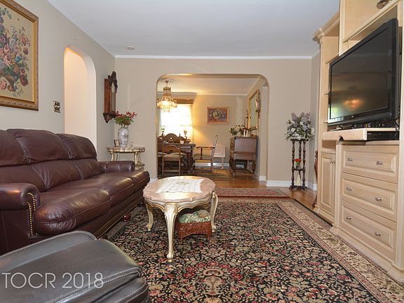 4th image of 212 Madison Ave