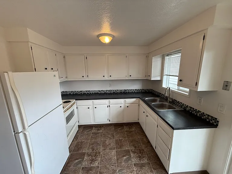 926 SE Uglow Ave #3 — Photo 6
