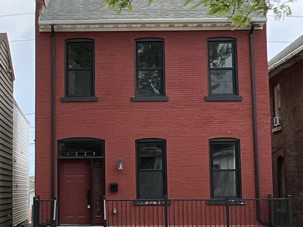 1228 Jackson St, Dubuque, IA 52001