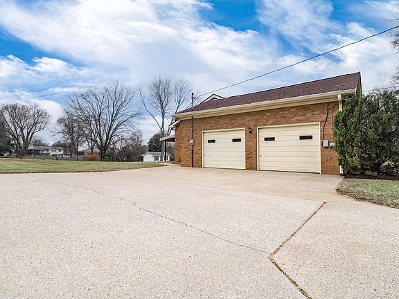 5th image of 224 Kennett Rd