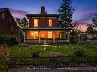 130 Main St, Gananoque, ON K7G2L9
