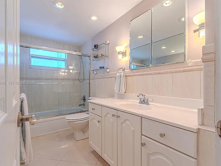 121 Golden Isles Dr #201 — Photo 30