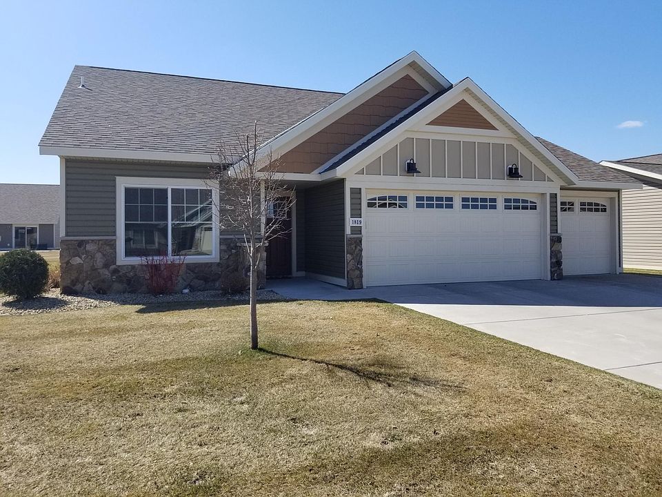 1st image of 1819 Oban Dr