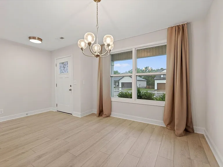513 Herman Dr — Photo 8