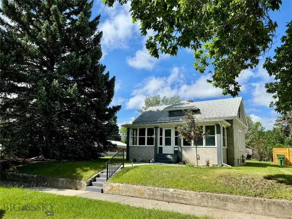 114 S 9th St, Livingston, MT 59047