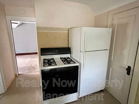 2nd image of 9905 Parkview Ave Floor 2