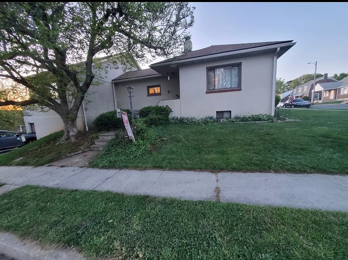 4 bed, 2.5 bath, 2000 sqft, $2,500 — Photo 2