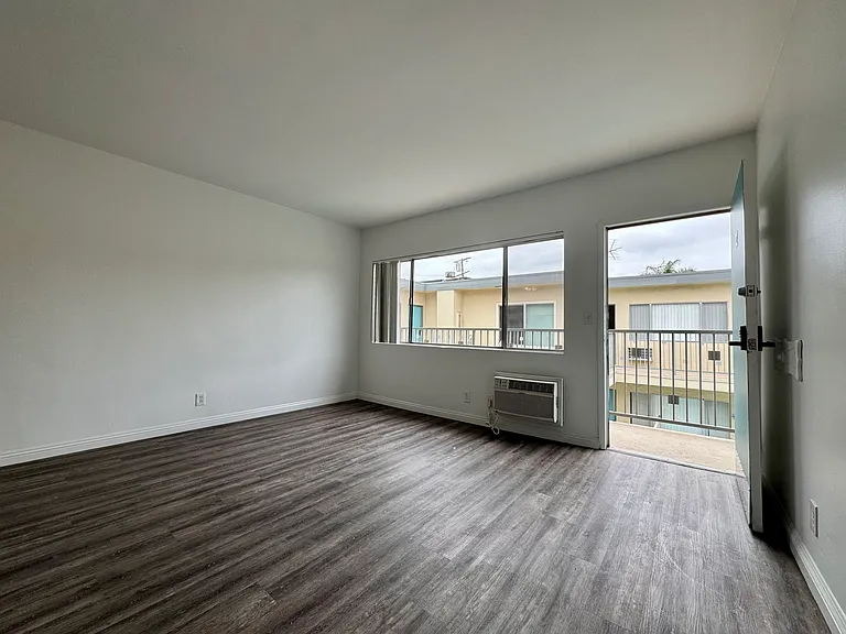 All photos are actual photographs of a comparable unit with a similar floor plan and finish style, shown for reference only.