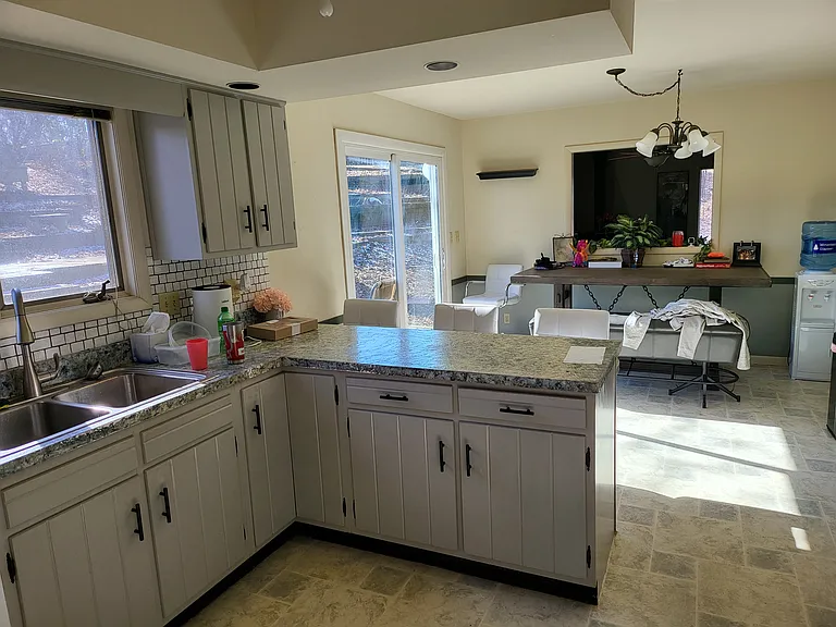 8199 Yorkridge Dr — Photo 9