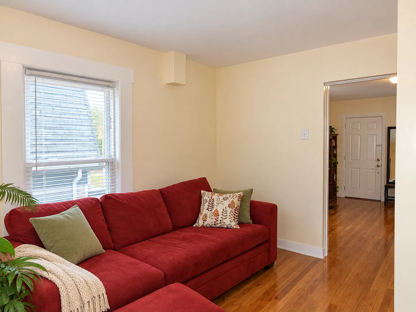 2 bed, 1200 sqft, $1,575 — Photo 3