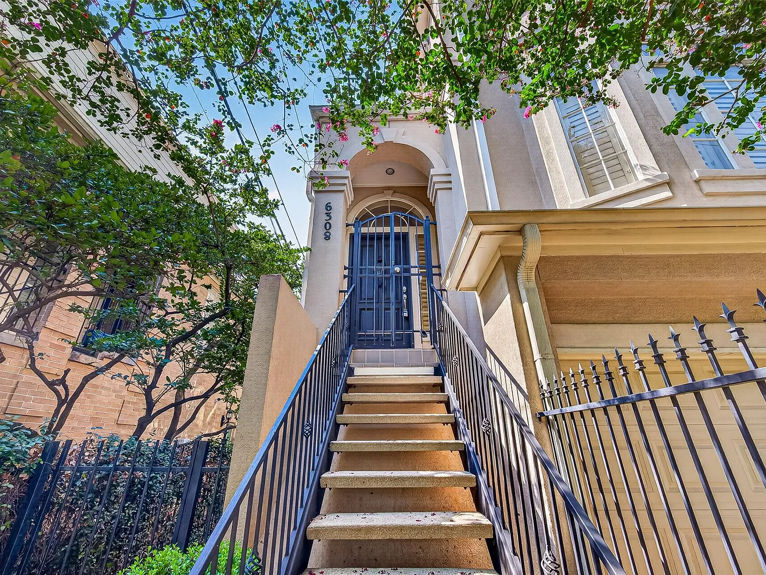 2 bed, 2.5 bath, 2103 sqft, $2,895 — Photo 2