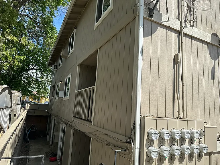 1520 W Clark St #E — Photo 10