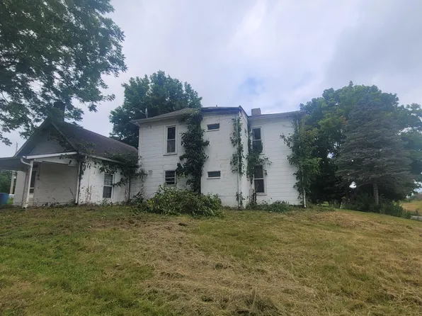 120 N East St, New Holland, OH 43145