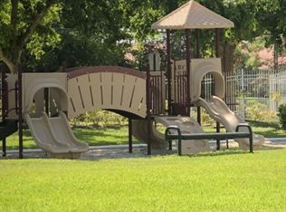 575 SW 113th Way #575, Hollywood, FL 33025