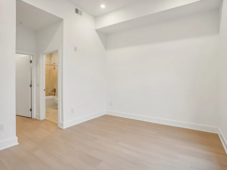 1731 Tilghman St — Photo 56