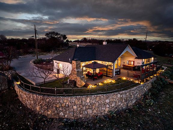 2nd image of 1002 Cedar Dr